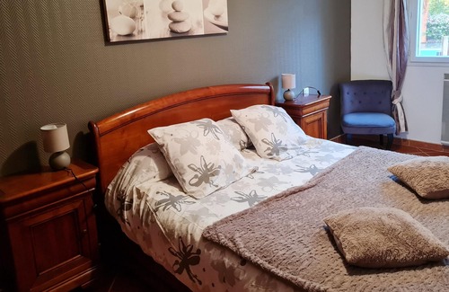 Maurens Apartment | Homerez - Apartement for 8 ppl. with shared pool, garden and terrace at Maurens
