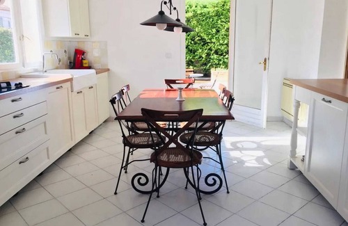 Plan-de-Cuques Apartment | Homerez - Apartment in Plan-de-Cuques