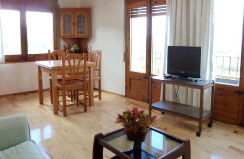 Escadarcs Apartment | Homerez - Apartment 8 km from the slopes for 4 pers. with balcony in Alp