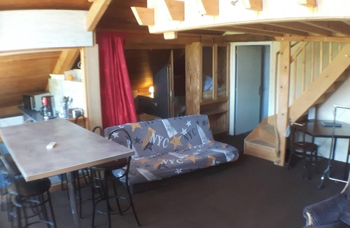 Echenans Apartment | Homerez - Apartment in Échenans with parking
