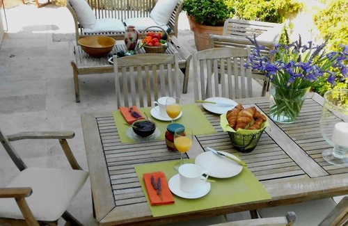 Seillans Apartment | Homerez - Apartment in Seillans