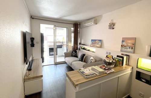 Ducos Apartment | Homerez - Appartement 17 km away from the beach for 2 ppl. with jacuzzi at Ducos