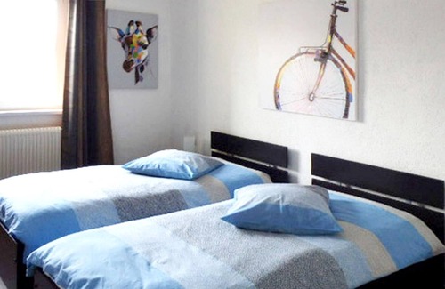 Biesheim Apartment | Homerez - Appartement for 6 ppl. with shared pool and terrace at Biesheim