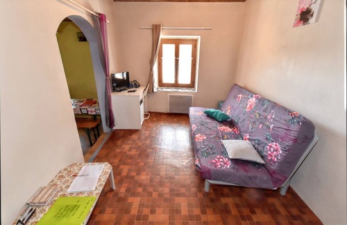 Les Lolettes Apartment | Homerez - Appt Lans-en-Vercors, mountain view