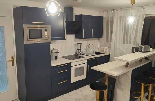 Franconville Apartment | Homerez - Apt. in Franconville - Garden