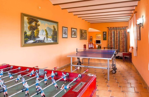 Castellet i la Gornal Villa | Homerez - Big villa 9 km away from the beach for 14 ppl. with swimming-pool