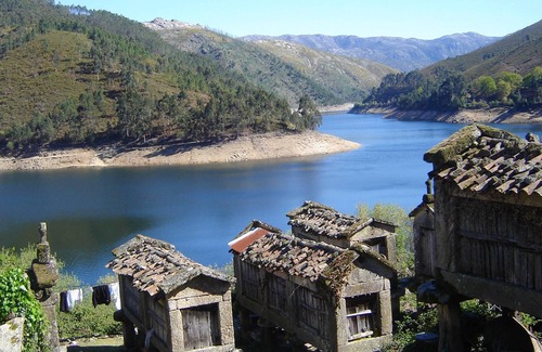 Lindoso House | Homerez - Beautiful house for 4 ppl. with terrace at Lindoso