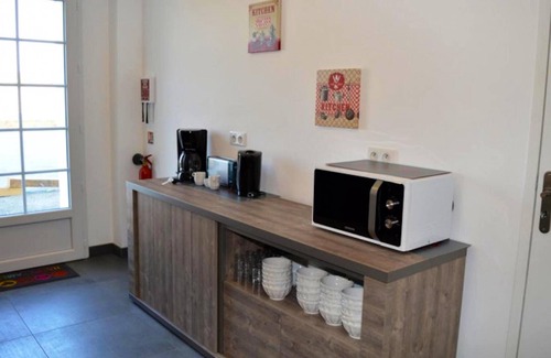 Saint-Epain House | Homerez - Big house for 27 ppl. with terrace at Saint-Épain