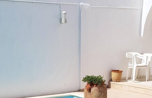 Yasmine Villa | Homerez - Big villa 500 m away from the beach with swimming-pool and jacuzzi