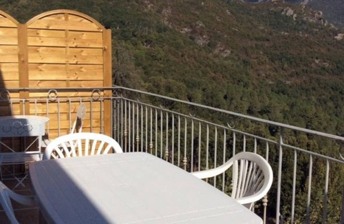 Isolaccio-di-Fiumorbo Apartment | Homerez - Charming apartment in Isolaccio-Di-Fiumorbo