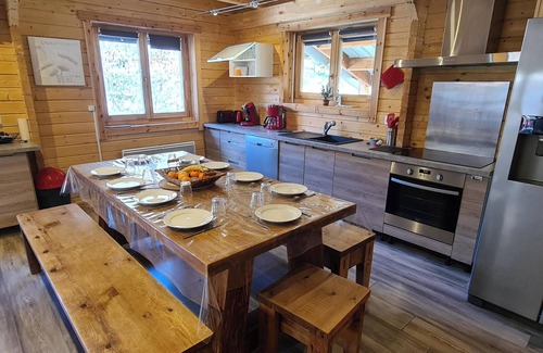 Venosc Ski Chalet | Homerez - Chalet in Venosc with Jacuzzi