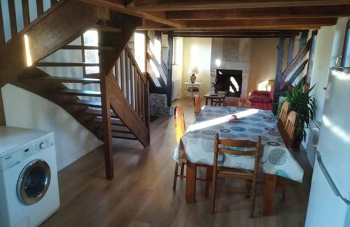 Le Theil-en-Auge House | Homerez - Charming House in Le Theil-en-Auge with Fireplace