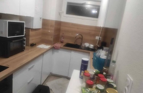Borny Apartment | Homerez - Charming apartment in Metz with balcony and parking