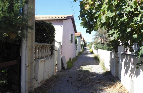 Frontignan House | Homerez - Charming house in Frontignan with enclosed garden + BBQ