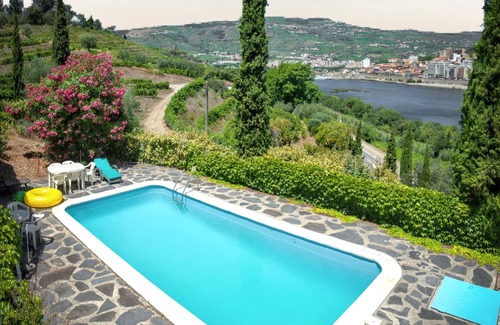 Lamego Villa | Homerez - Charming Villa with Private Pool in Lamego
