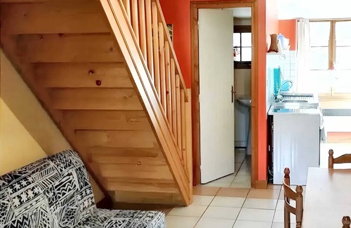 Mesnay Apartment | Homerez - Comfortable Apartment in Mesnay - 70 m² - Private Balcony