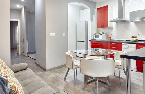 Leon Apartment | Homerez - Comfortable apartment in León - 55 m² + Balcony