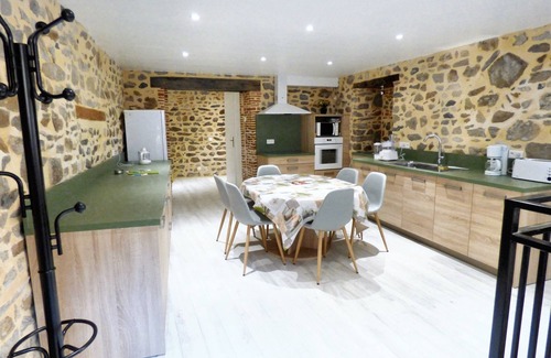Brioude House | Homerez - Comfortable house in the heart of Brioude with private parking.