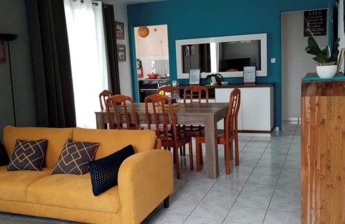 Saint-Paul House | Homerez - Comfortable house in Saint Paul with enclosed garden