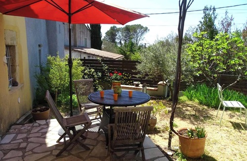 Cardet House | Homerez - Cosy House in Cardet with Pool and Garden