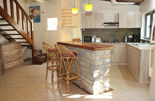 Blue Bay House | Homerez - Cosy House in Blue Bay with Private Parking and Terrace