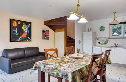 Saint-Leonard House | Homerez - Cozy House in Saint-Léonard, garden