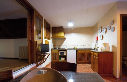 Sao Joao Batista House | Homerez - Cozy House with Porto de Mós View