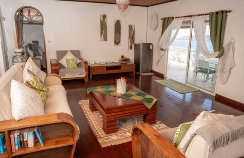 Zig Zag Ward Apartment | Homerez - Elegant apartment in Les Mamelles