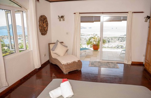 Zig Zag Ward Apartment | Homerez - Elegant apartment in Les Mamelles
