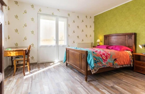Moraches House | Homerez - Elegant house in Moraches with secure garden and barbecue