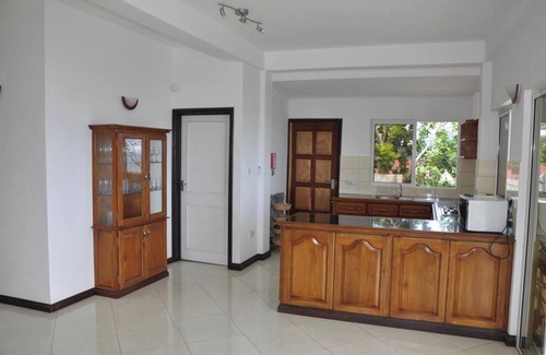 Zig Zag Ward Villa | Homerez - Elegant Villa with Sea View in Victoria