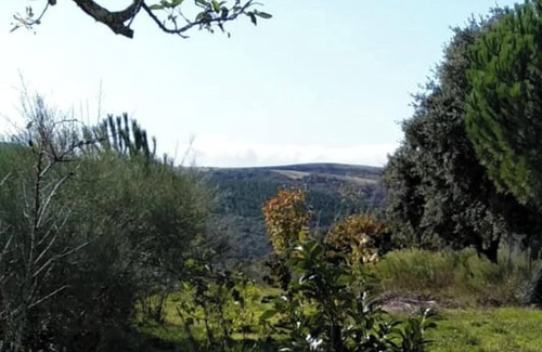 San Vitero House | Homerez - Charming House in San Cristóbal with Garden