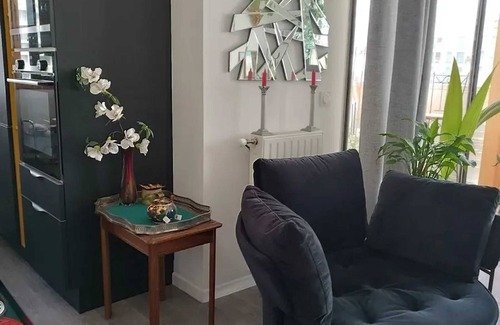 L'Ile-Saint-Denis Apartment | Homerez - Family apt, L'Île-Saint-Denis