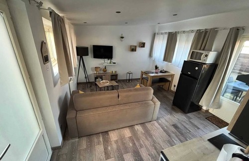 Saint-Andre-les-Vergers House | Homerez - House in Saint-André-les-Vergers