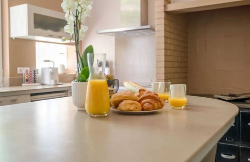 Saint-Hilaire-le-Petit House | Homerez - House Saint-Hilaire-le-Petit