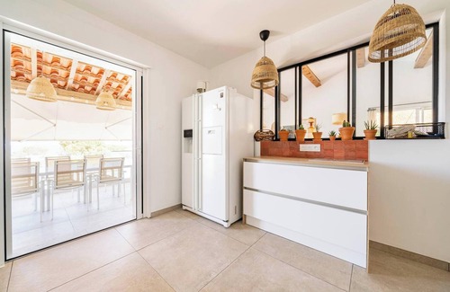 Roquebrune-sur-Argens House | Homerez - House in Roquebrune-sur-Argens