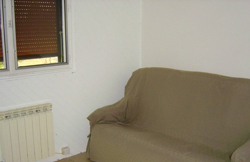 Varenne-Saint-Germain House | Homerez - House for 4 ppl. with terrace and balcony at Varenne-Saint-Germain