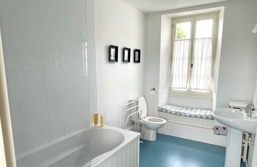 Saint-Palais-du-Ne House | Homerez - House for 4 pers. with shared pool in Saint-Palais-du-Né