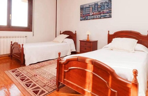 Pedrena House | Homerez - House 1 km away from the beach for 6 ppl. with sea view at Pedreña