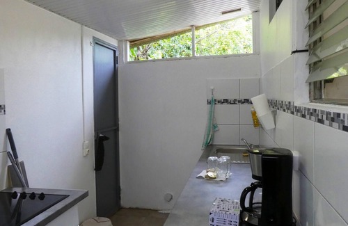 Le Lorrain House | Homerez - House 19 km away from the beach for 6 ppl. with garden at Le Lorrain
