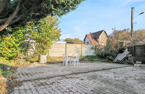 Echenans House | Homerez - House Échenans with garden