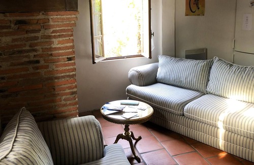 Gee-Riviere House | Homerez - House for 4 ppl. with shared pool, garden and terrace at Gée-Rivière