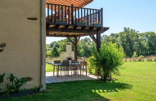 Andouque House | Homerez - House for 6 ppl. with shared pool, terrace and balcony at Andouque