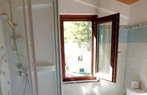 Gallicano House | Homerez - House for 8 ppl. with swimming-pool, sauna and garden at Gallicano