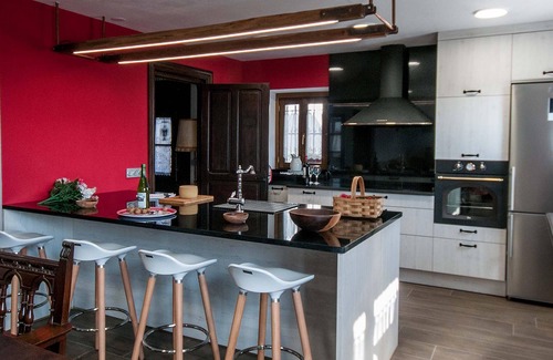 Baraibar House | Homerez - House in Baráibar, mountain view