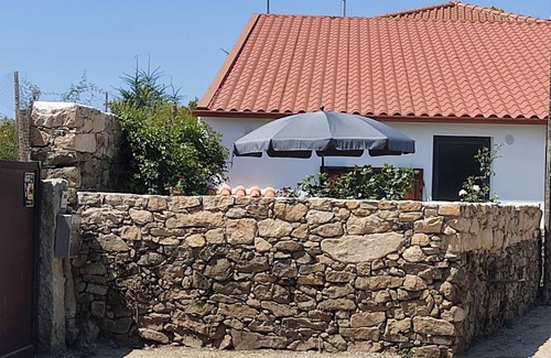 Salsas House | Homerez - House in Parada with mountain view