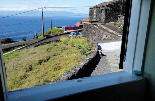 Santo Amaro House | Homerez - House in Santo Amaro, sea view