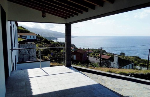 Santo Amaro House | Homerez - House in Santo Amaro, sea view