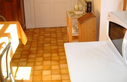 Chataigneraie Cantalienne Apartment | Homerez - Nice appartement for 3 ppl. at Vitrac