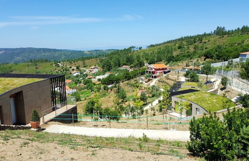 Seia House | Homerez - Nice bungalow for 6 ppl. with shared pool and terrace at Furtado